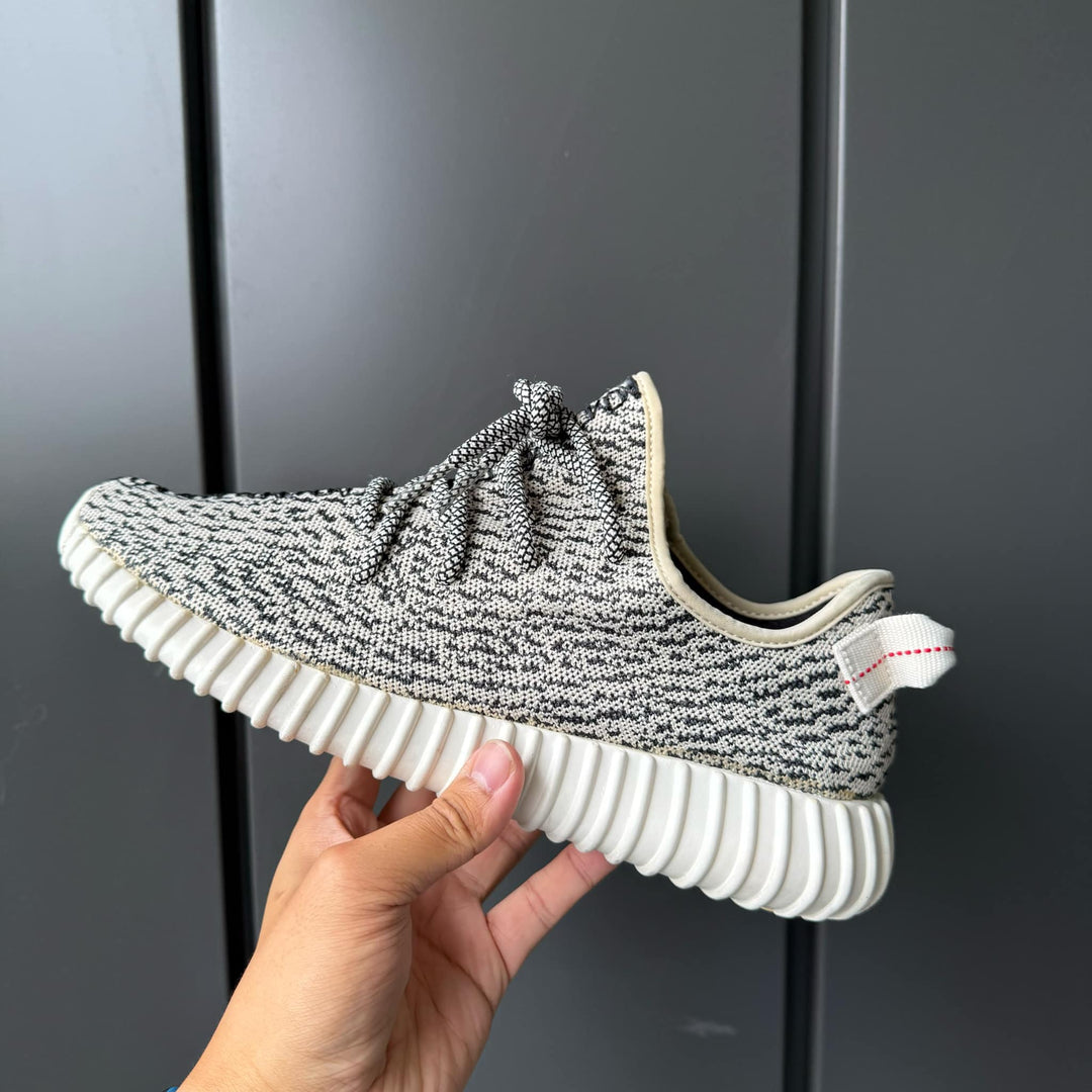 Yeezy 350 Boost “Turtle Dove”2.jpg__PID:01f2a61b-18a5-4ed1-99f7-8d9991ea9aa7